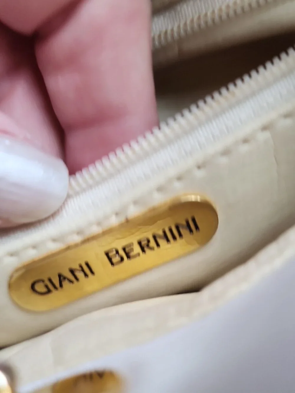 Giani Bernini Quilted White Leather Shoulder Bag with Gold Chain Strap